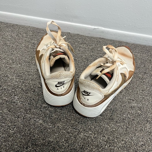 Woman’s Nike Shoes 8.5 - Picture 8 of 8